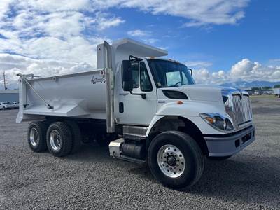 International WorkStar 7500 Dump Truck