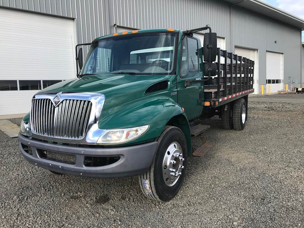 Flatbed Trucks For Sale >> 2009 International Durastar 4300 Flatbed Truck For Sale Central Point Or 9913717 Mylittlesalesman Com Flatbed Trucks For Sale >> 2009 International Durastar 4300 Flatbed Truck For Sale Central Point Or 9913717 Mylittlesalesman Com
