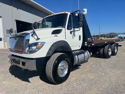 International WorkStar 7600 Rollback Tow Truck - 410HP