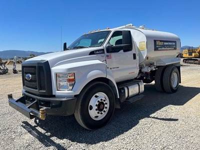 Ford F-750 XL Water Truck