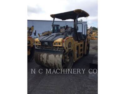 Caterpillar CB10 Asphalt Paver