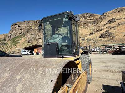 Caterpillar CS-563E Asphalt Paver