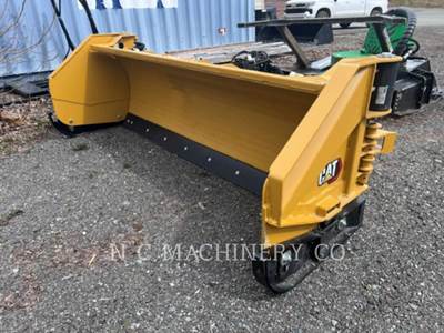 Caterpillar SSLSNOWING Mini Skid Steer