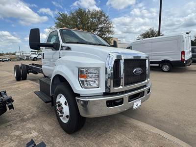 2026 Ford F-650 Cab & Chassis 281" WB -207" C/A