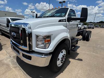 2026 Ford F-750 Cab & Chassis Truck