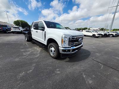 2026 Ford F350 XL Crew Cab Flatbed GOOSENECK WITH 2- 36" BOXES