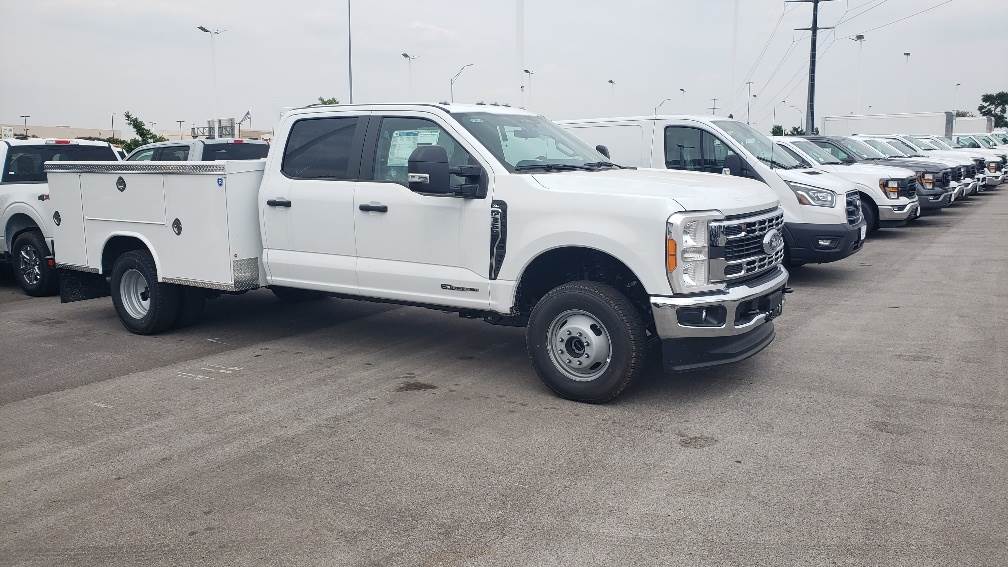2023 Ford F350 4X4 XL Crew Cab ROYAL SERVICE TRUCK For Sale, 61 Miles