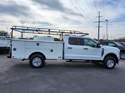 2026 Ford F-350  Service Truck - CM 9' Single Wheel Service Body