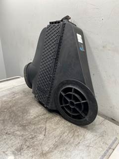 Used Freightliner Cascadia 113 Air Cleaner