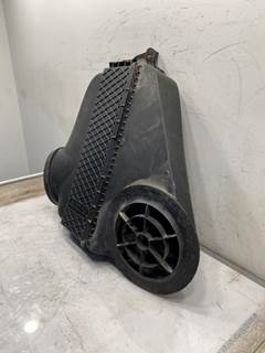 Used Freightliner Cascadia 125 Air Cleaner
