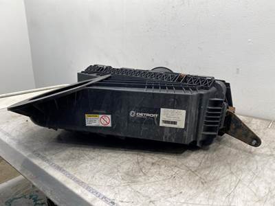 Used Freightliner Cascadia 126 Air Cleaner