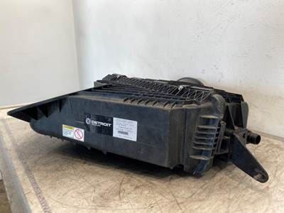 Used Freightliner Cascadia 126 Air Cleaner
