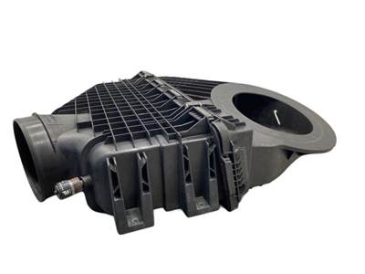 Used Freightliner Cascadia 126 Air Cleaner