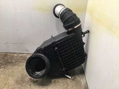 Used Freightliner Cascadia Air Cleaner