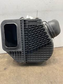 Used Freightliner 122 SD Air Cleaner