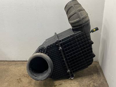 Used Kenworth T680 Air Cleaner