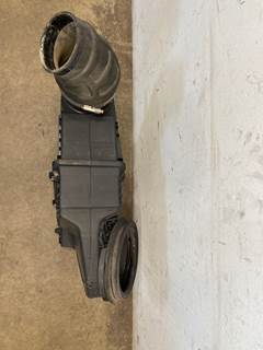 Used Kenworth T680 Air Cleaner