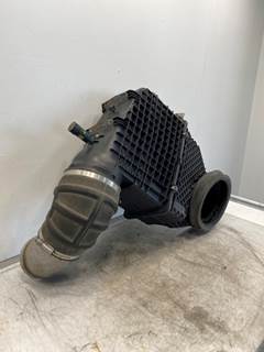 Used Kenworth T680 Air Cleaner