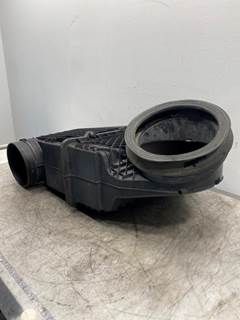 Used Kenworth T680 Air Cleaner