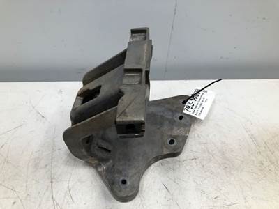 Used Kenworth T880 Air Cleaner Bracket