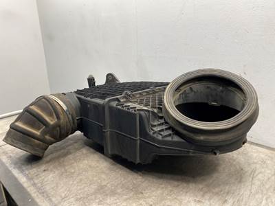 Used Kenworth T880 Air Cleaner