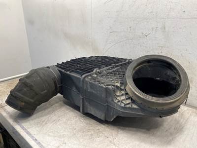 Used Kenworth T880 Air Cleaner