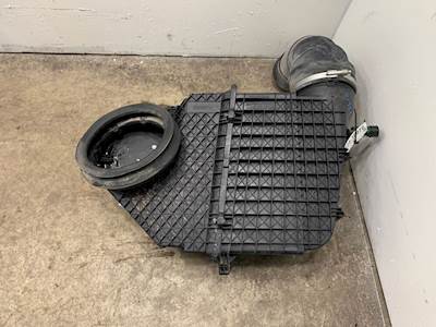 Used Peterbilt 579 Air Cleaner