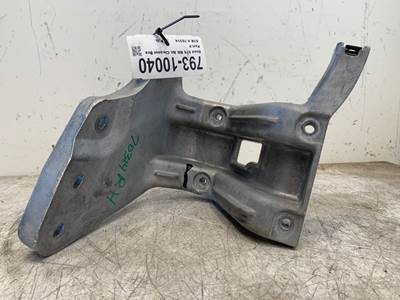 Used Peterbilt 579 RH Air Cleaner Bracket