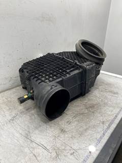 Used Peterbilt 579 Air Cleaner
