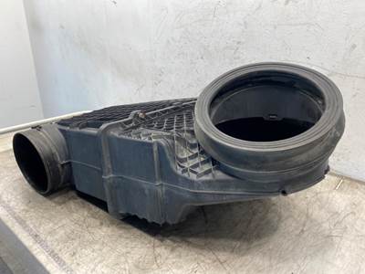 Used Peterbilt 579 Air Cleaner