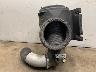 Used Peterbilt 587 RH Air Cleaner