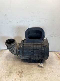 Used Volvo VNL Gen 2 Air Cleaner