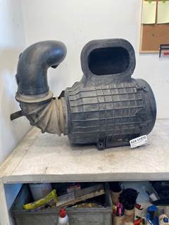 Used Volvo VNL Gen 3 Air Cleaner