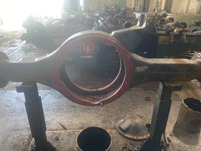 Reconditioned Eaton DS-402 Bolt-On Air Ride Front Axle Housing