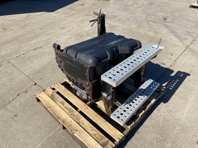 Used Freightliner Cascadia 113 Battery Box
