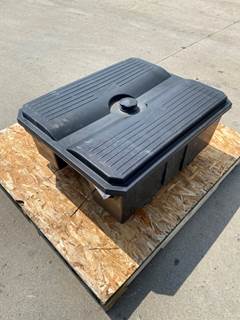 Used Freightliner Cascadia 125 Battery Box