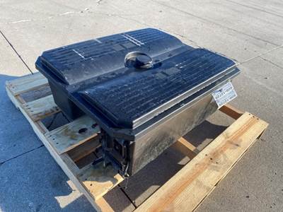 Used Freightliner Cascadia 125 Battery Box