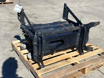 Used Freightliner Cascadia 126 Battery Box