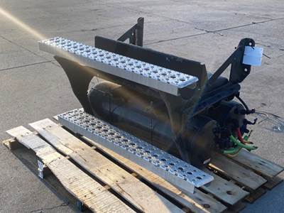 Used Freightliner Cascadia 126 Battery Box