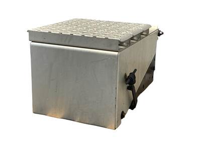 Used Freightliner Cascadia 126 Battery Box