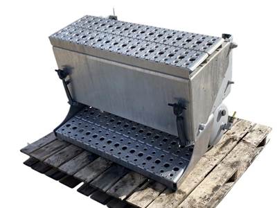 Used Freightliner Cascadia 126 Battery Box