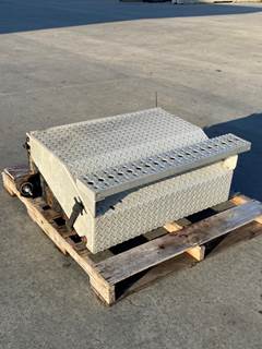 Used Freightliner Columbia 112 Battery Box