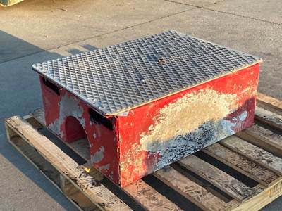 Used Kenworth T880 Battery Box