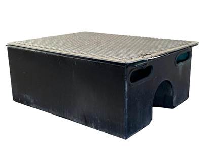 Used Kenworth T880 Battery Box