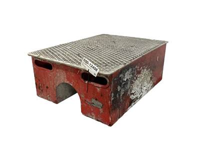 Used Kenworth T880 Battery Box