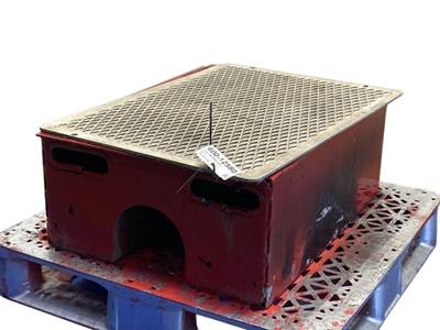 Used Kenworth T880 Battery Box
