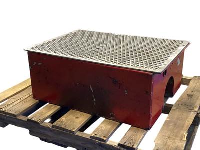 Used Kenworth T880 Battery Box