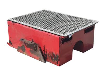 Used Kenworth T880 Battery Box