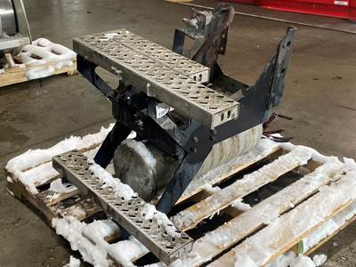 Used Mack CXU Battery Box