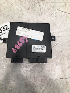 Used Freightliner Cascadia LH Door Module